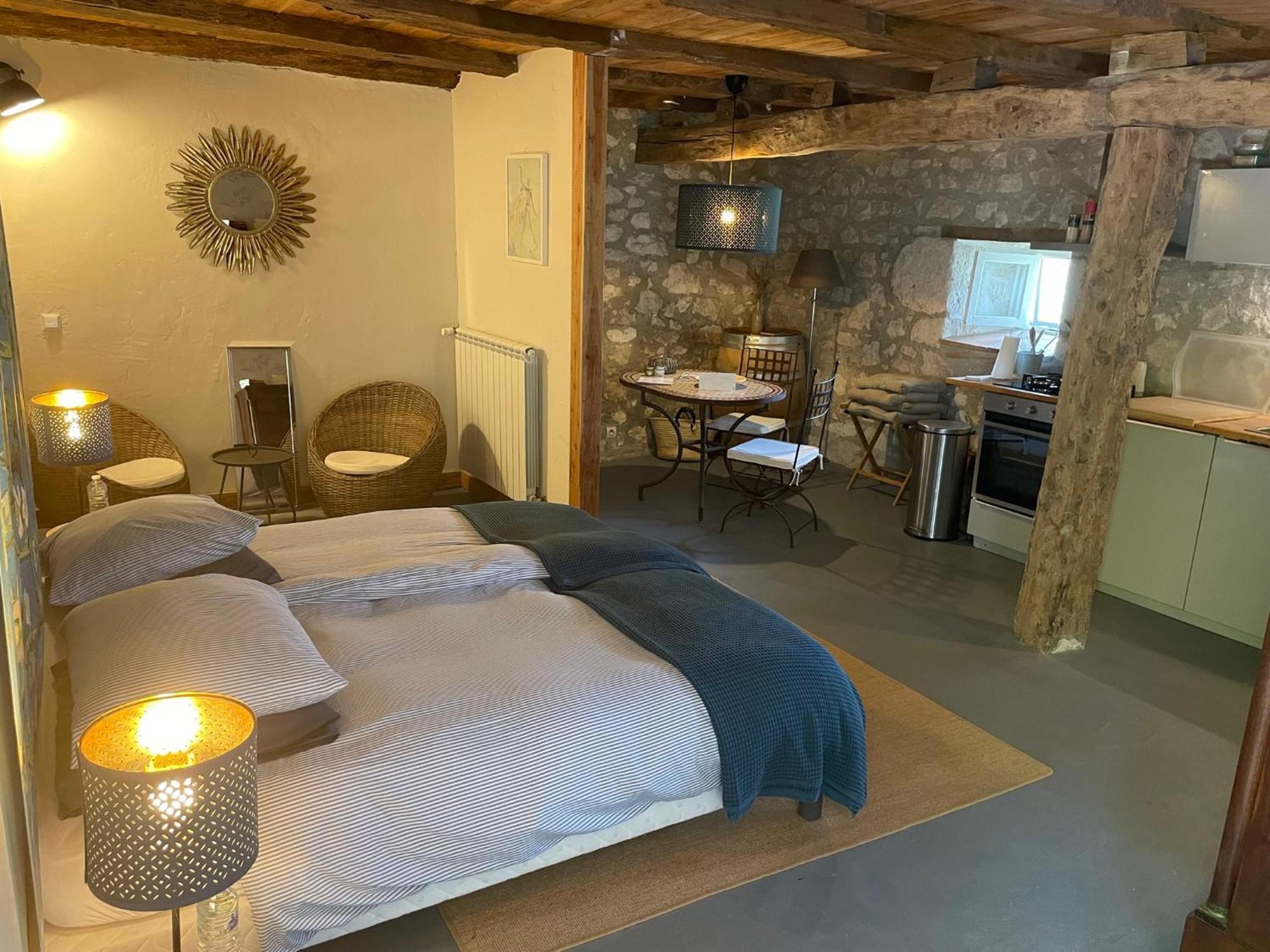 Apartament Cave Le Vieux Manoir Valeilles Zewnętrze zdjęcie